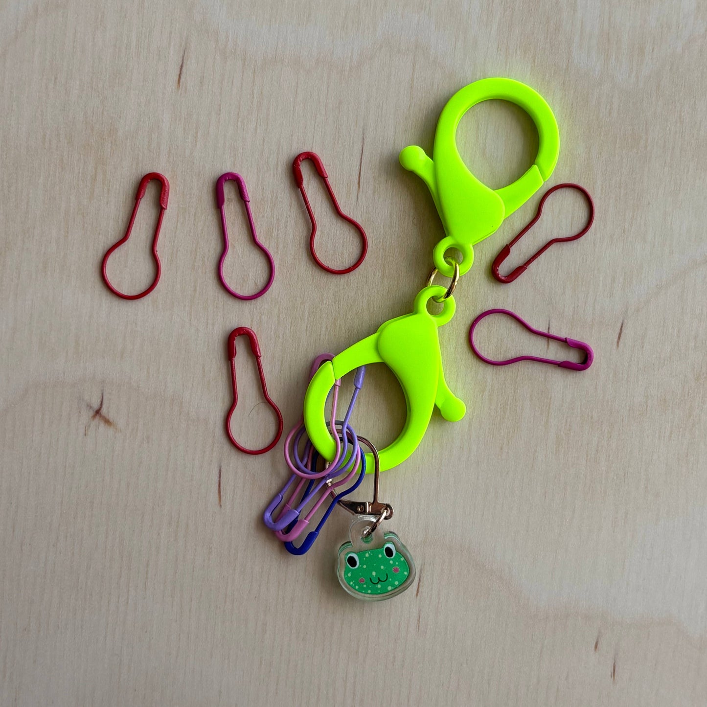 Stitch Marker Claw Clip Holder Keychain - Basic Stitch Knit