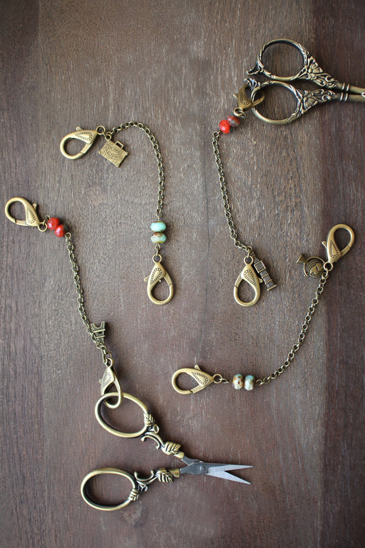 World Traveler Scissor Chain