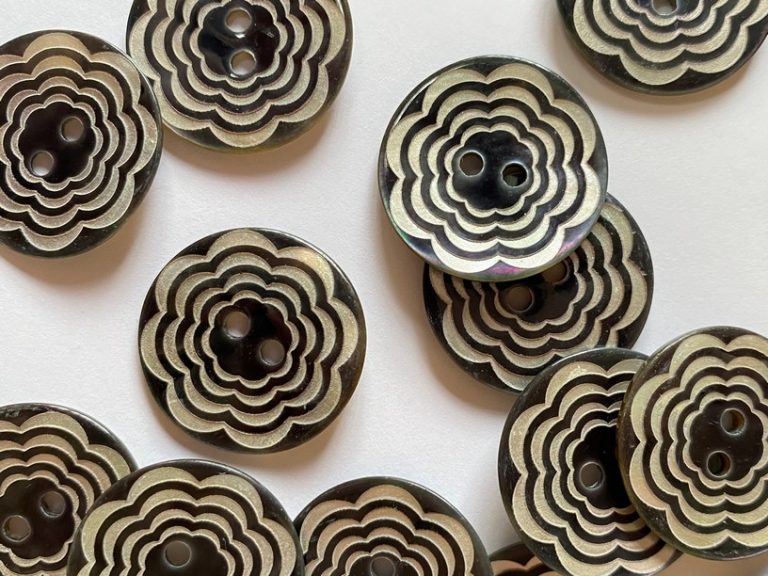 Shell Button w/ Lazer Flower Design - 22mm