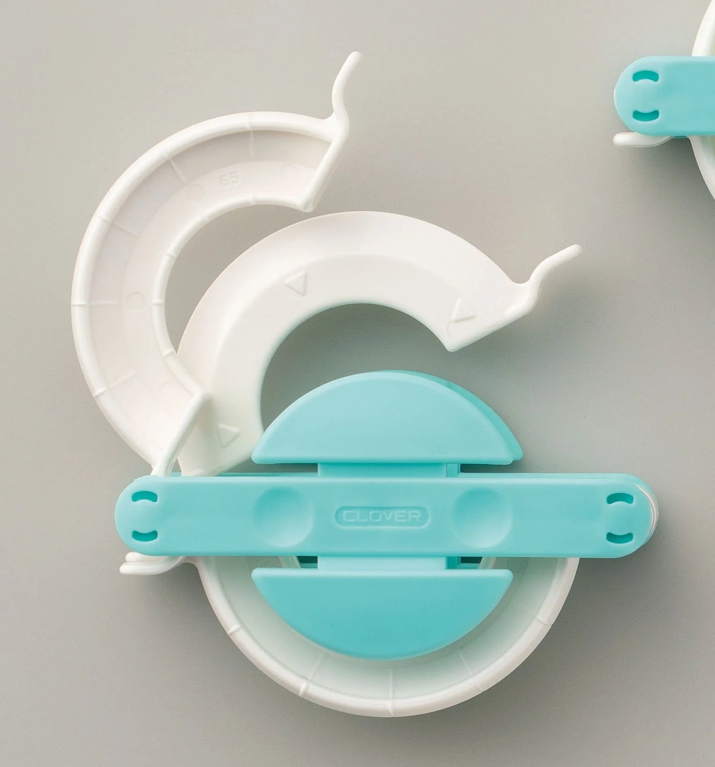 Pom Pom Makers - Clover