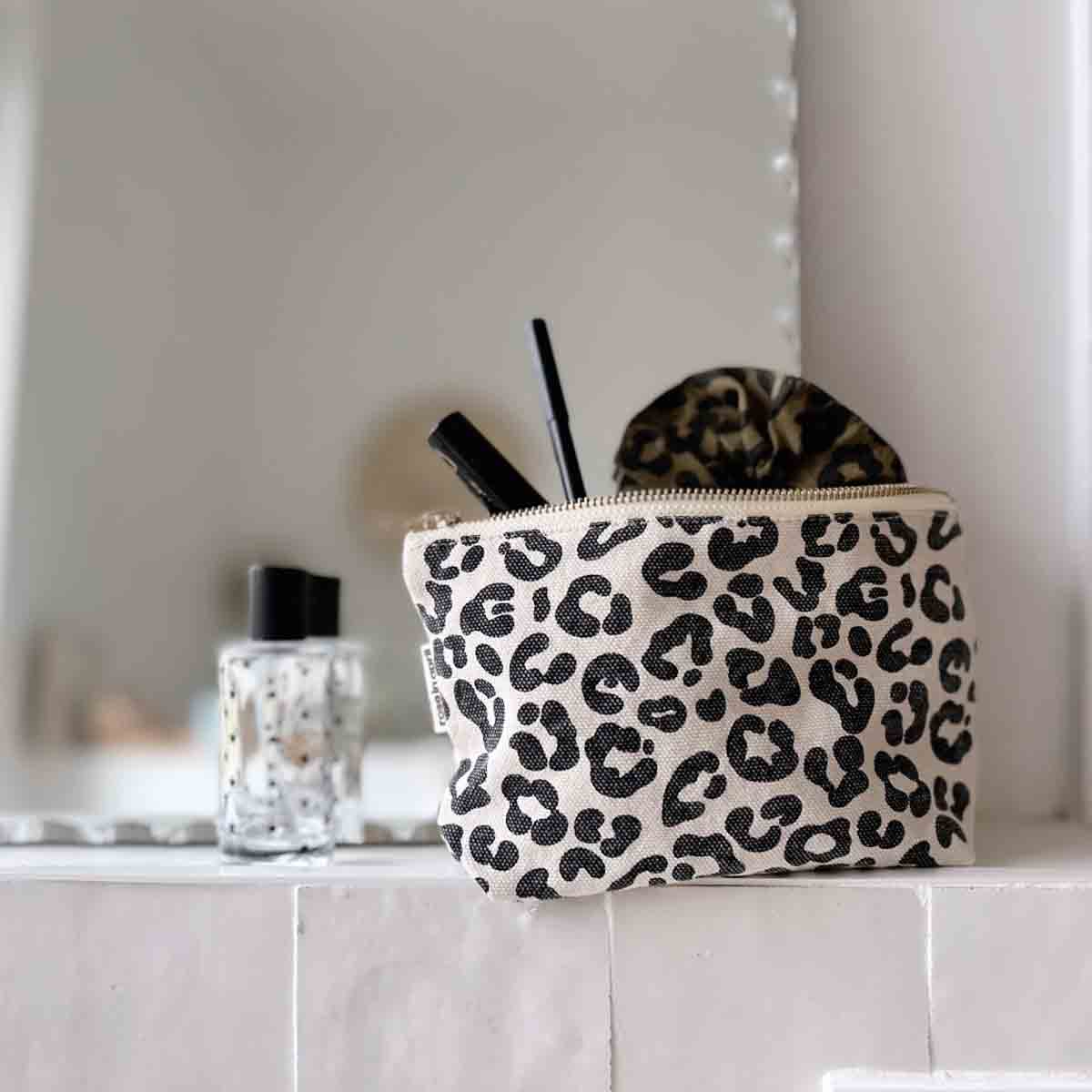 Sofia Pouch - Rose in April