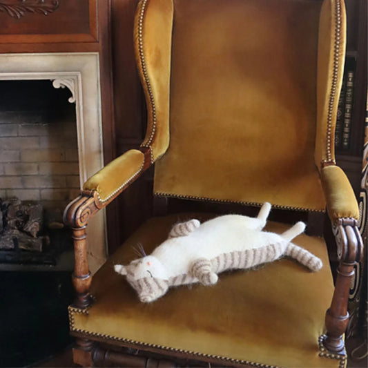 Victorian Housecats to Knit - by Sara Elizabeth Kellner