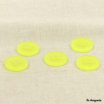 “Fluo 4-hole translucent” button (2 sizes available)