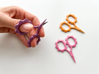 Small Flower scissors, tiny embroidery scissors