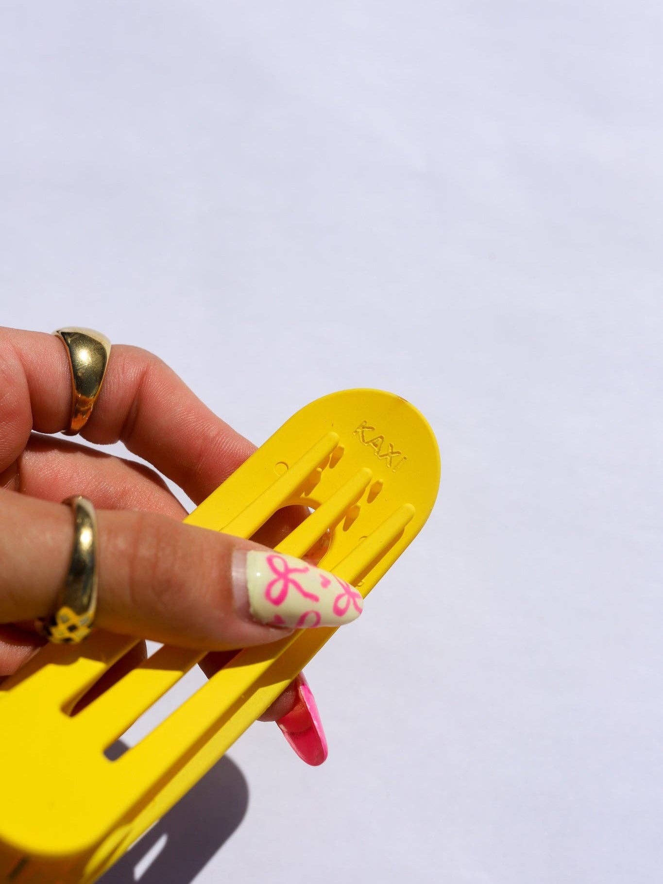 Lay Down Claws - KAXI