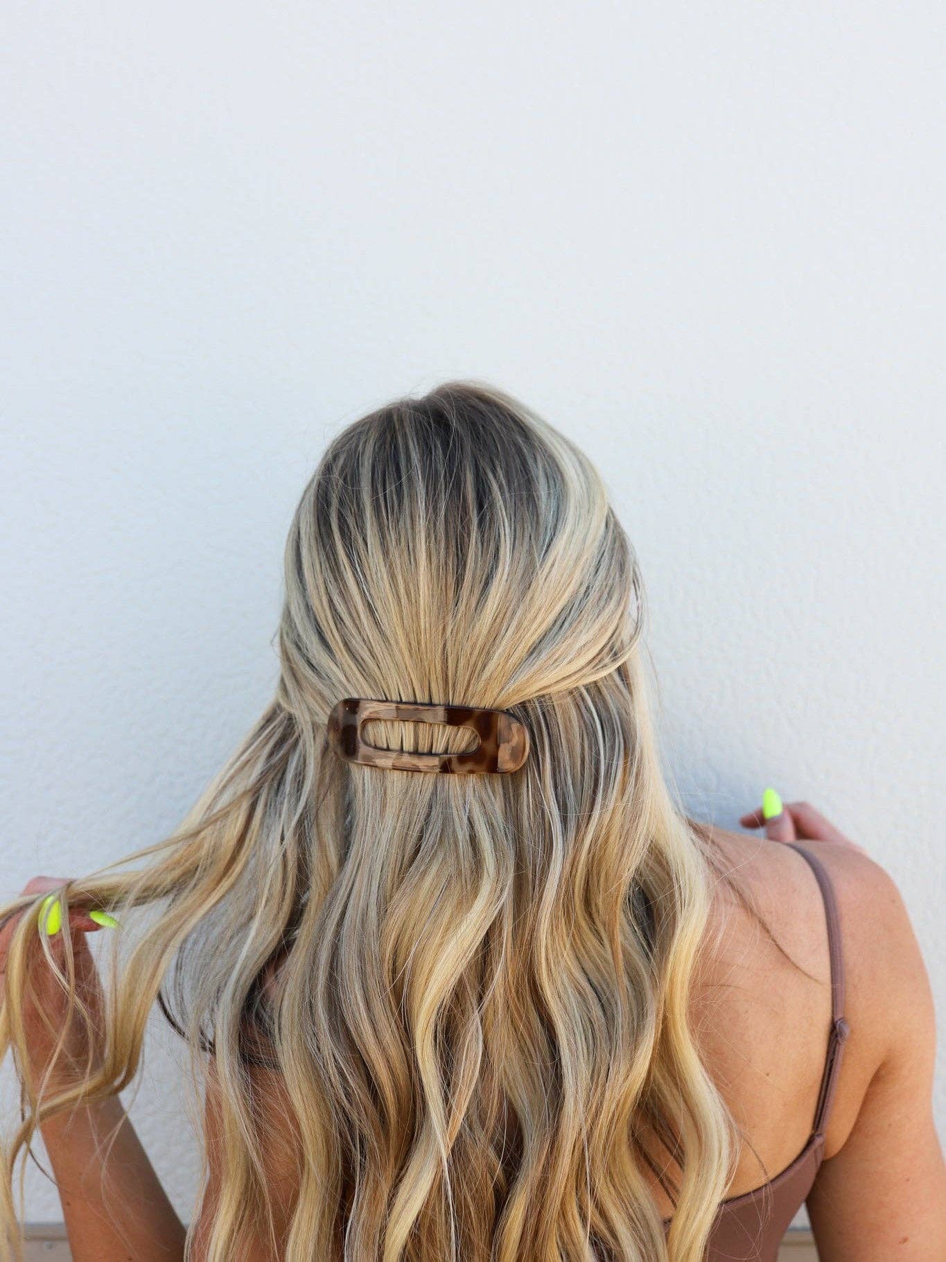 Lay Down Claws - KAXI