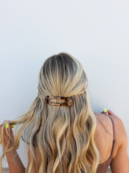 Lay Down Claws - KAXI