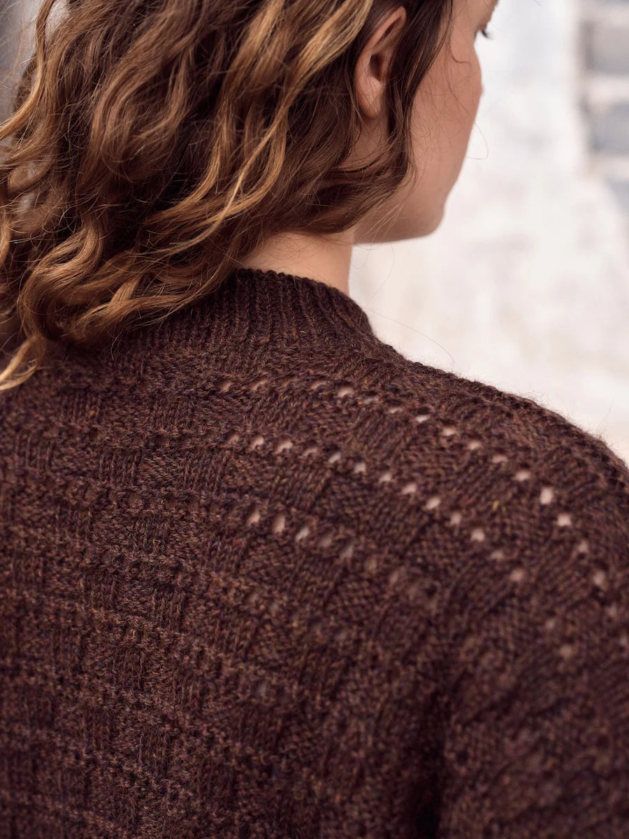 Kindred Knits: Patterns from My Estonian Family Archives- Laine