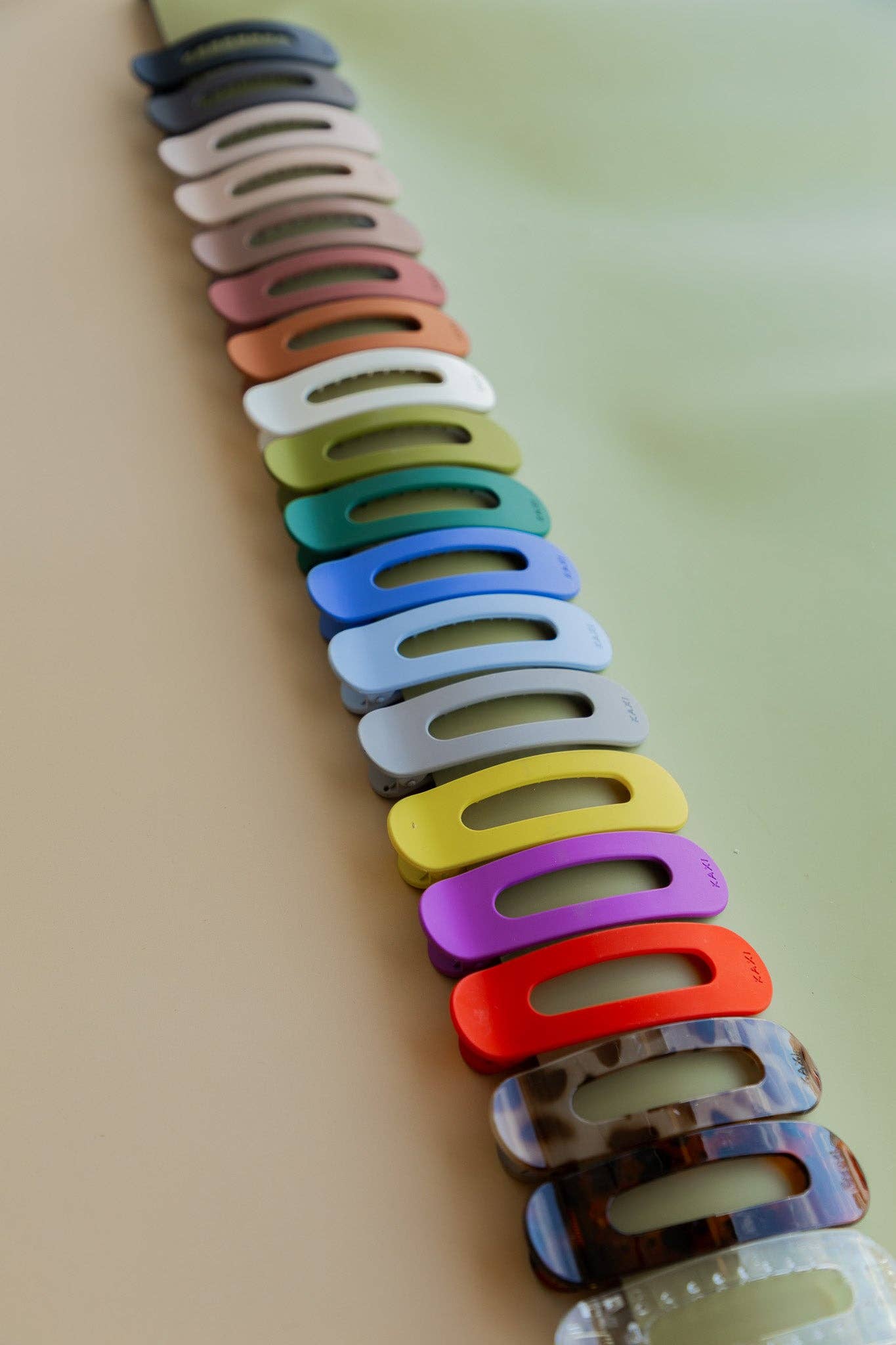 Lay Down Claws - KAXI