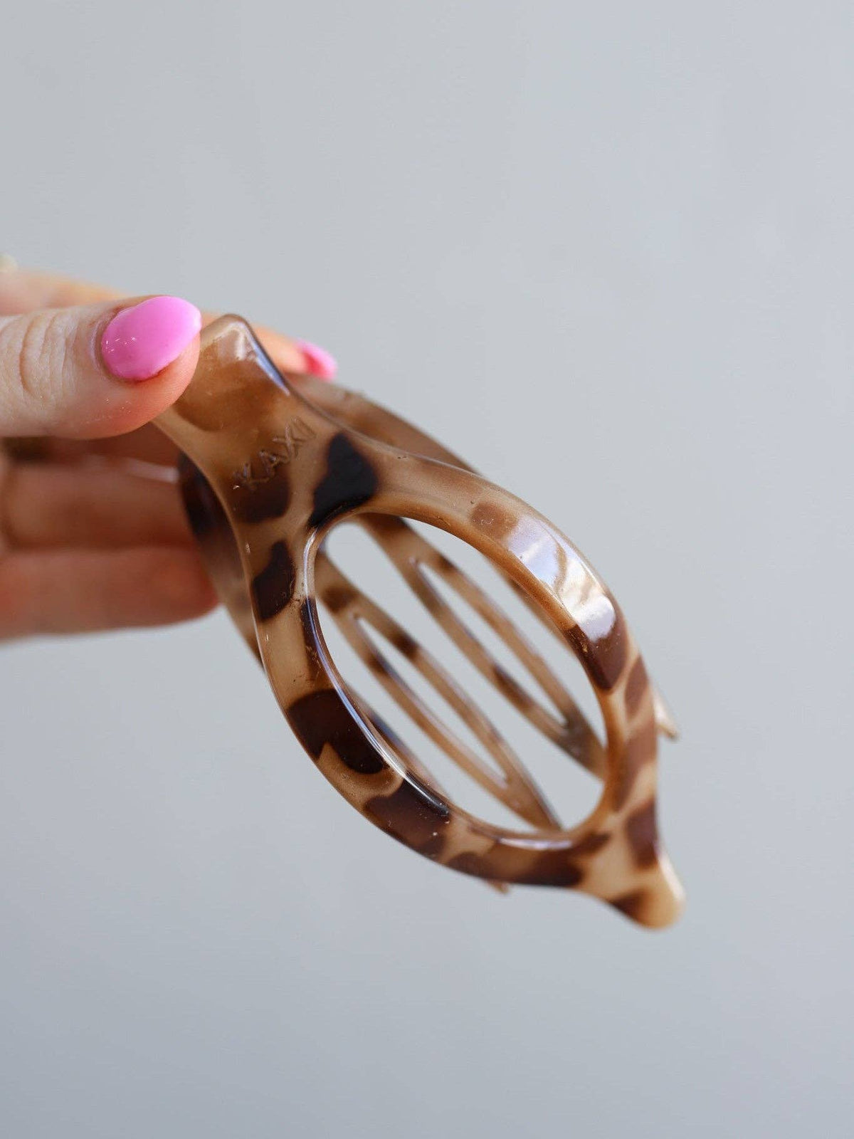 KAXI Lay Down 2.0 Claw Clip — Flat Comfort Hair Clip