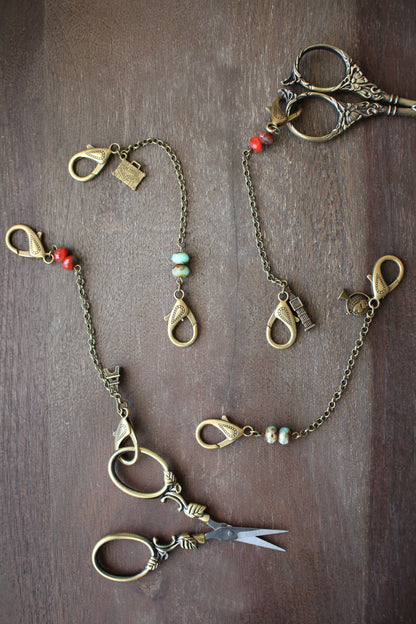 World Traveler Scissor Chain