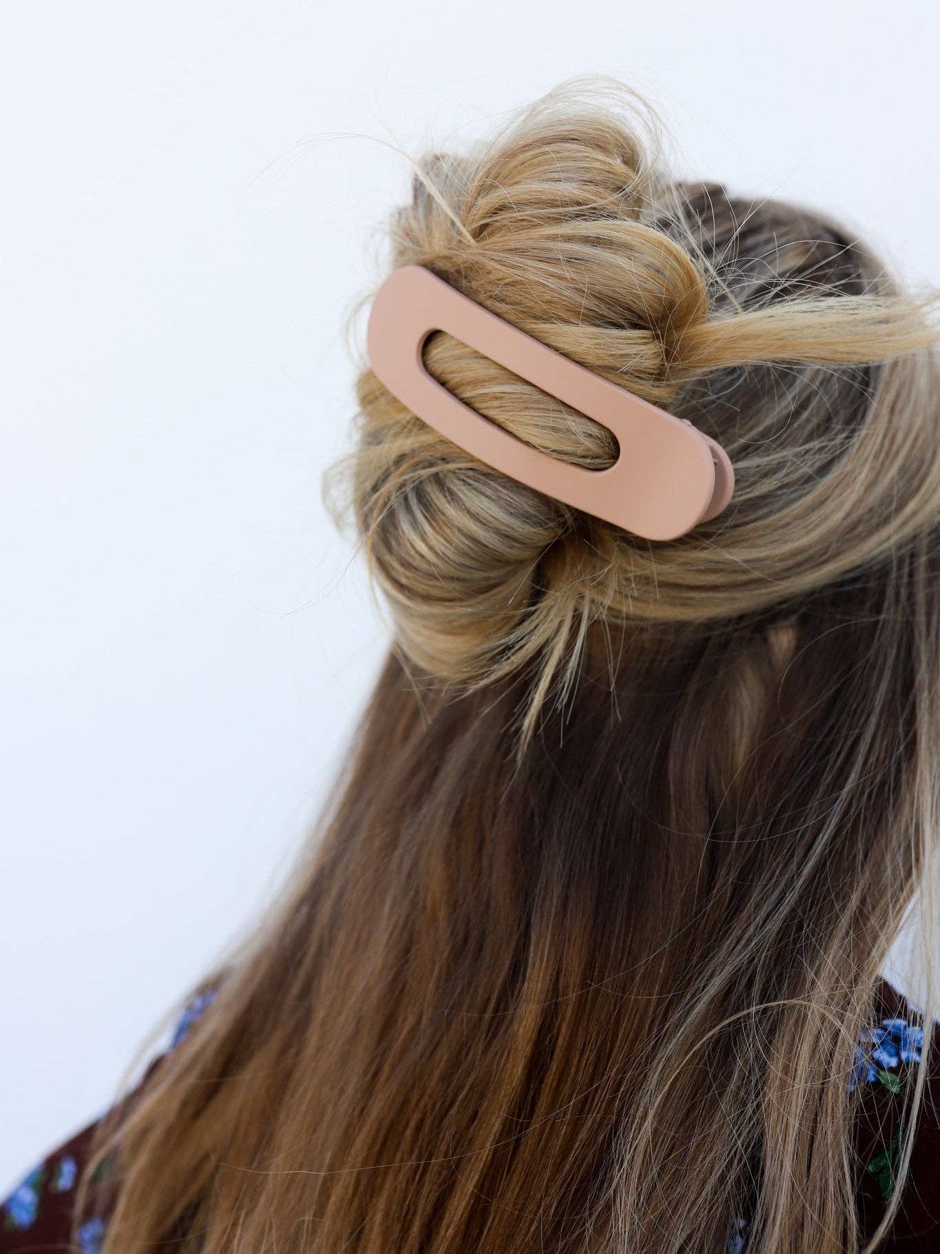 Lay Down Claws - KAXI