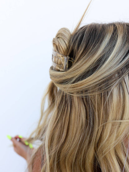 Lay Down Claws - KAXI