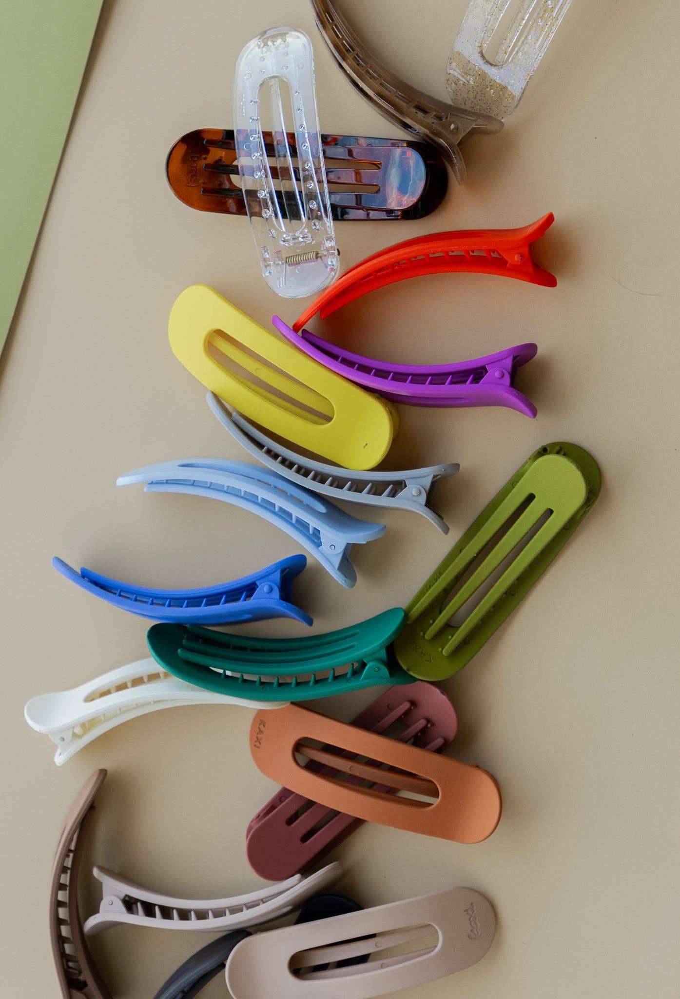 Lay Down Claws - KAXI