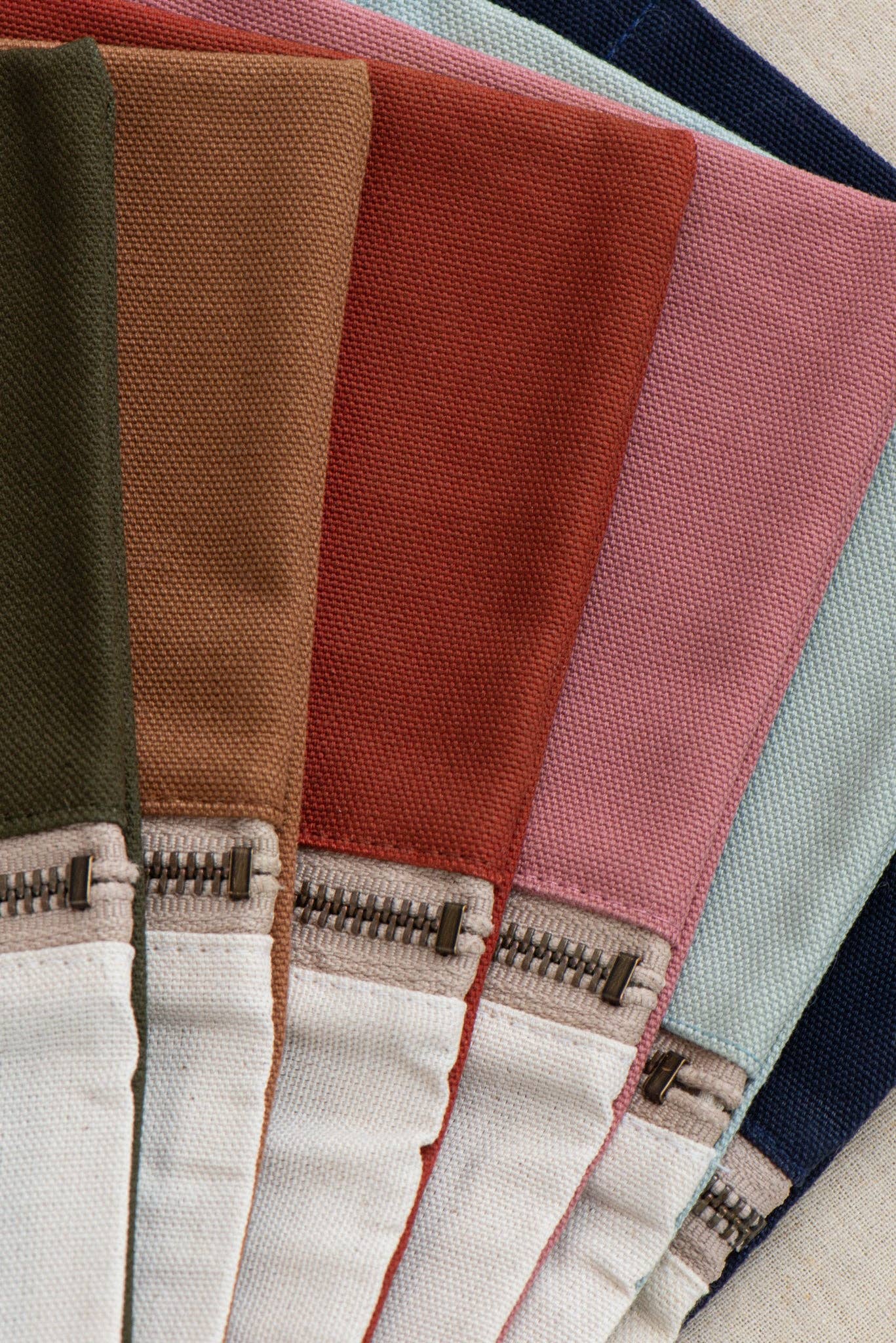 Standard canvas interchangeable needle case