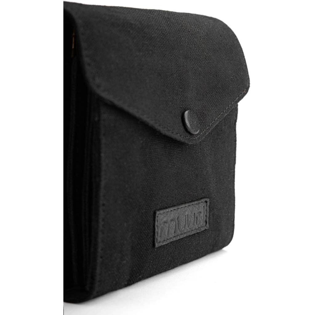 Betina Needle Case