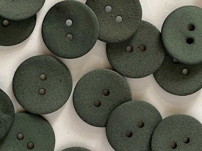 Matt Shell Opaque Buttons - 18mm