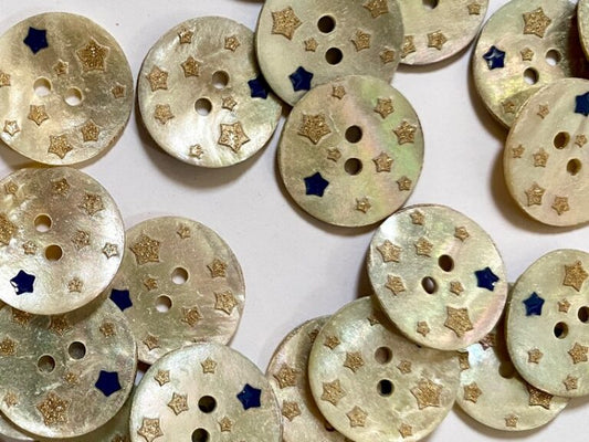 Shell Button w Stars - 18mm