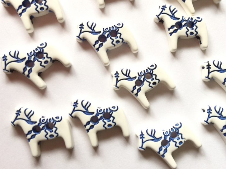 Dala Horse Buttons - White & Blue - 18mm