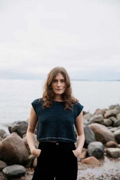 Soothing Stitches: knits for a Quiet Mind - Laine