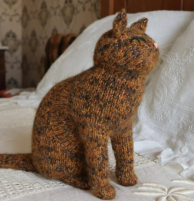 Victorian Housecats to Knit - by Sara Elizabeth Kellner