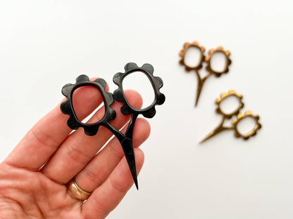 Small flower scissors, tiny needlecraft scissors