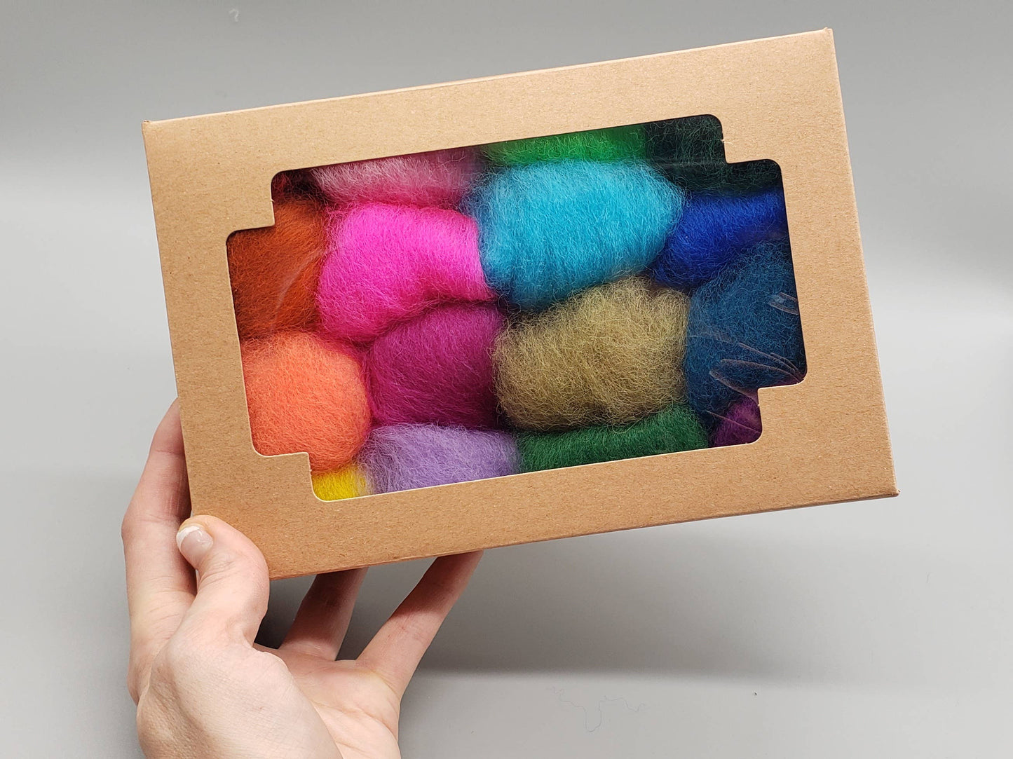 Large Wool Color Box- 16 Colors - Wooliza