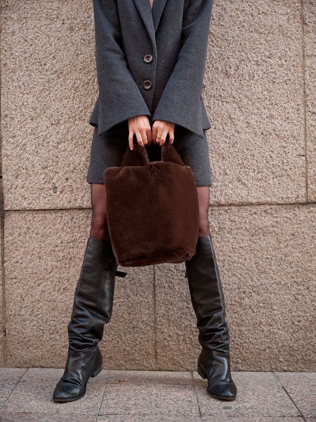 Nordic Chic: Knitting a Modern Wardrobe - Laine