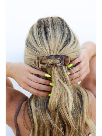 Lay Down Claws - KAXI