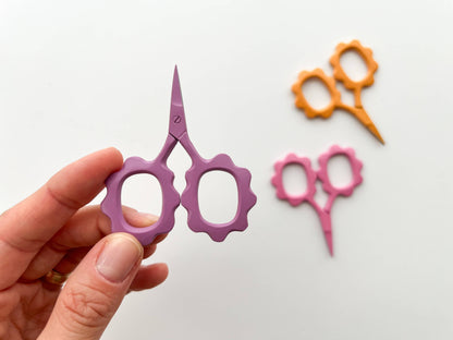 Small Flower scissors, tiny embroidery scissors