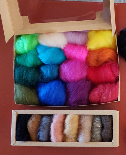 Large Wool Color Box- 16 Colors - Wooliza