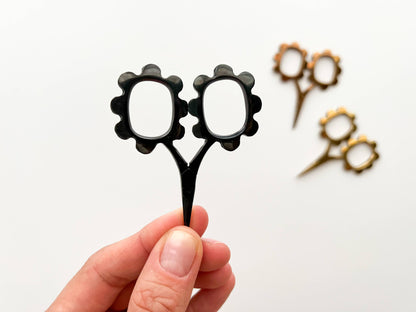 Small flower scissors, tiny needlecraft scissors